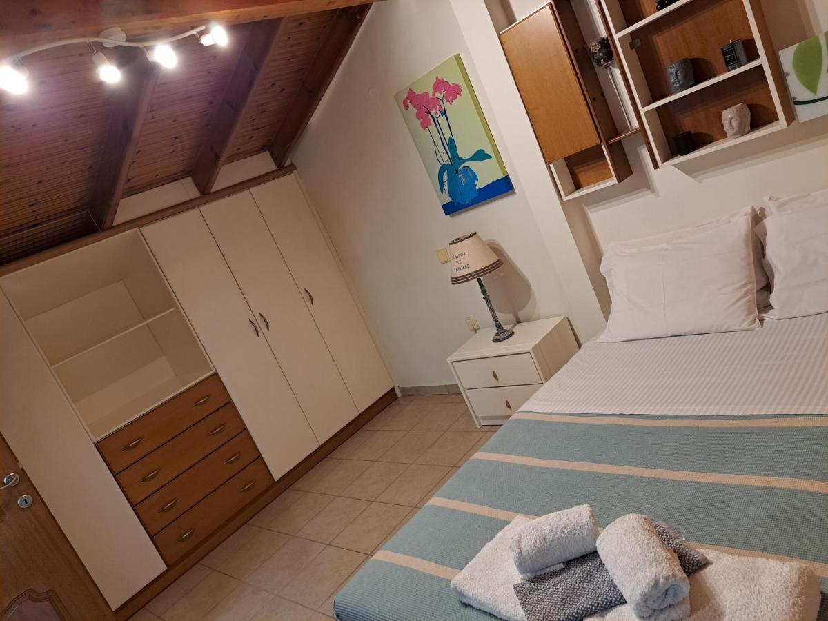 Attic Apartman Néa Mudaniá Kültér fotó